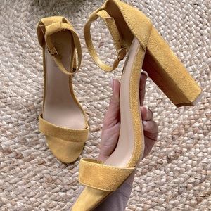 Yellow peep toe heel